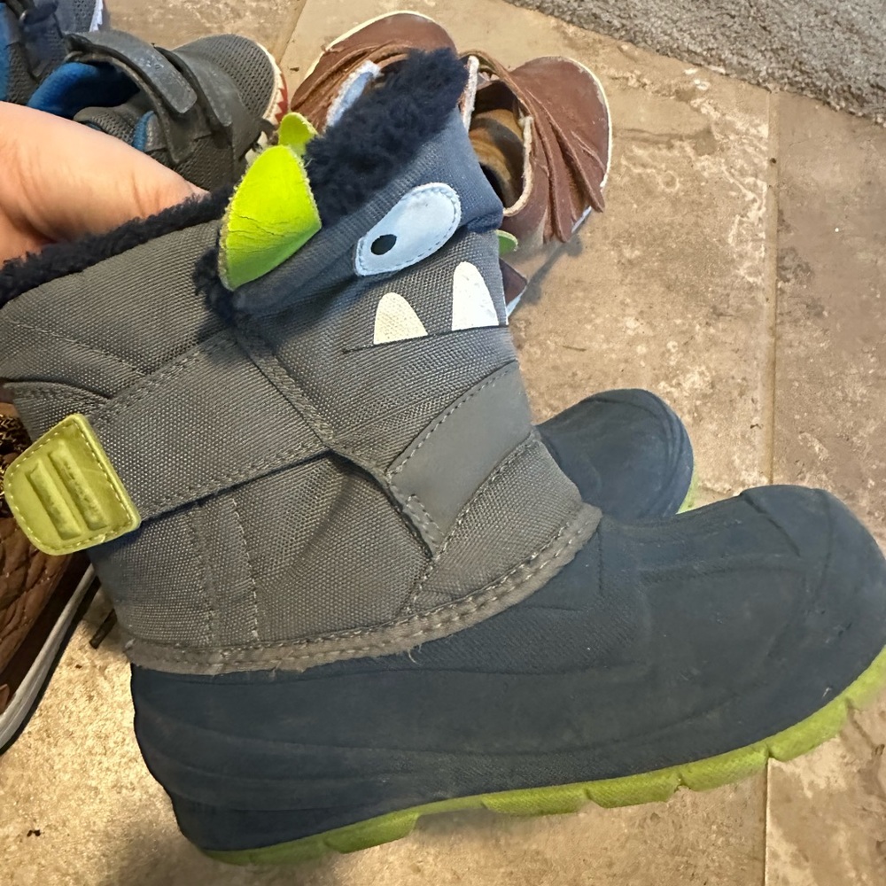 Snow boot kid